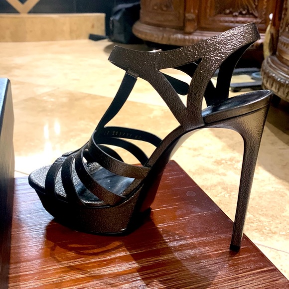 Designer shoes - Picture 1 of 5